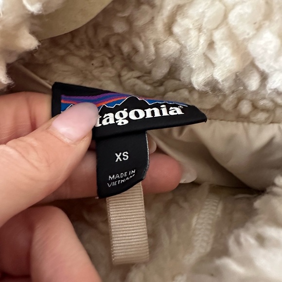Cozy Patagonia Cream Sherpa Jacket - Picture 2 of 2